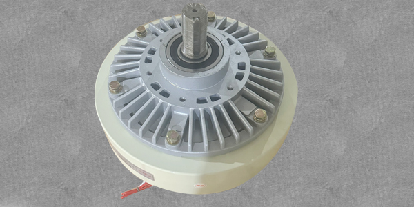 为什么纺织机布料收卷离不开磁粉离合器？